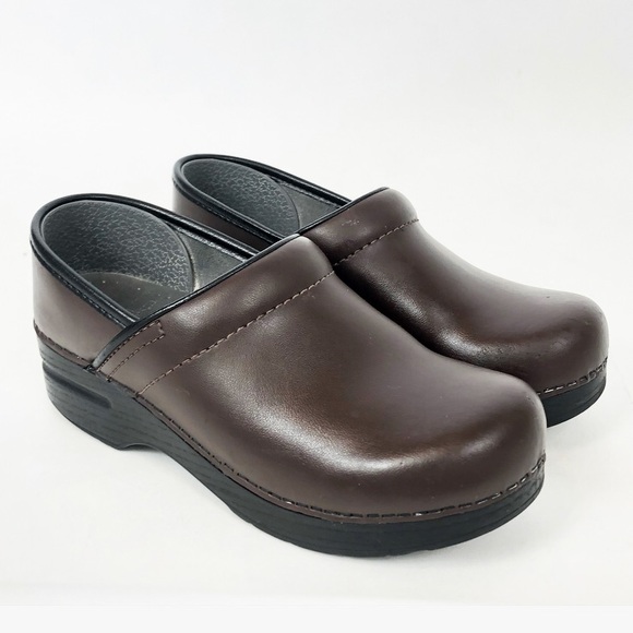 dansko doctor shoes
